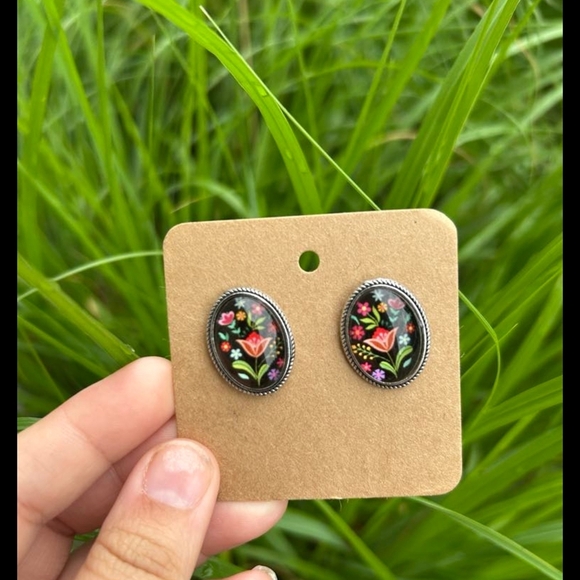 Floral Silver Earrings - Picture 2 of 2